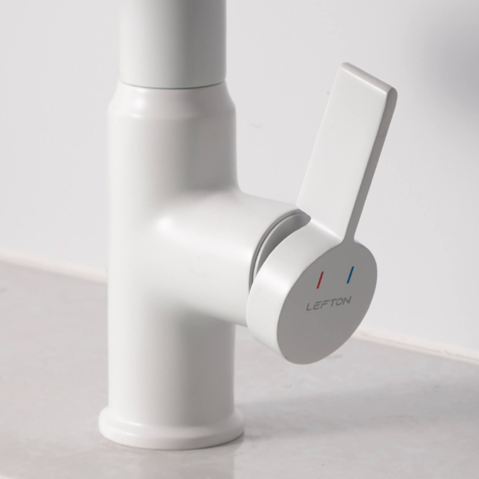 KHTAPA Single-Hole Rotatable Faucet with Temperature Display-BF2204